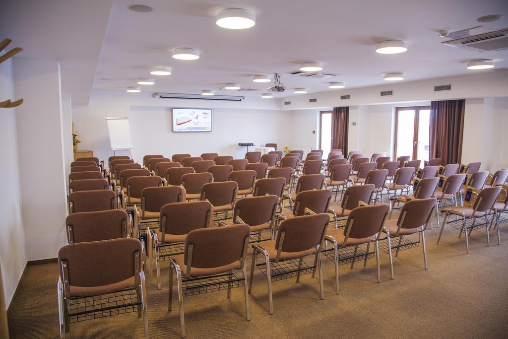 Hotel Eminent Zlaté Moravce Esterno foto